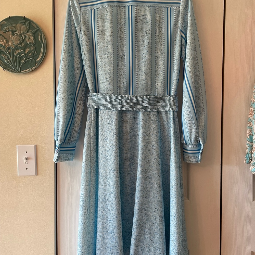 Vintage 70’s Ms Sugar Dress light blue / white, fit and flare, fun neck tie - Picture 3 of 7